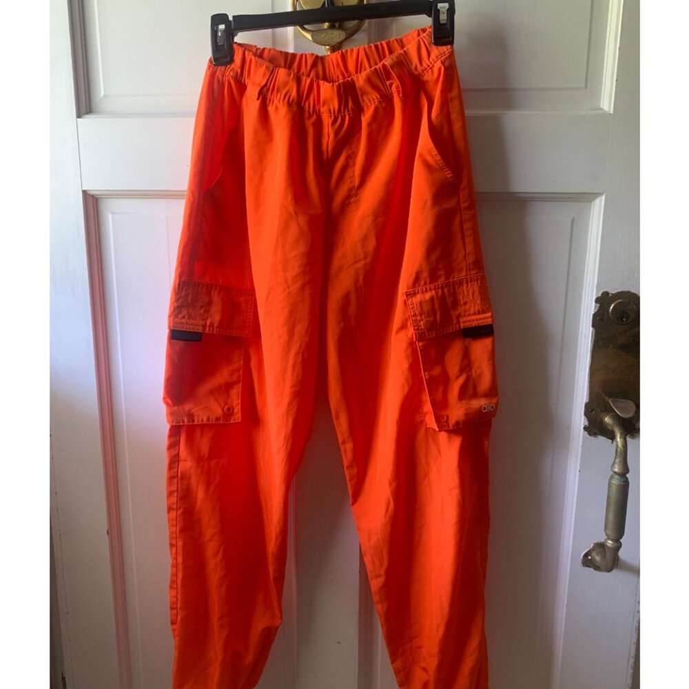 ALO It Girl Cargo Pants in Orange - Like New- Size S